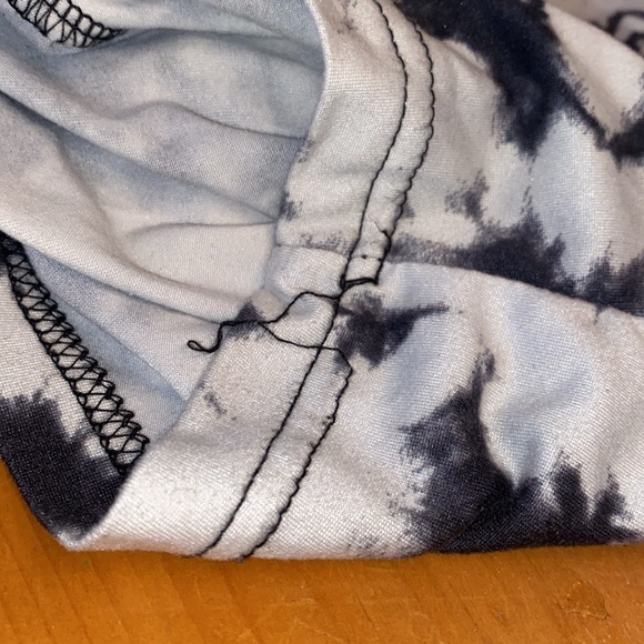 Black and cream coloured one piece - Picture 6 of 7